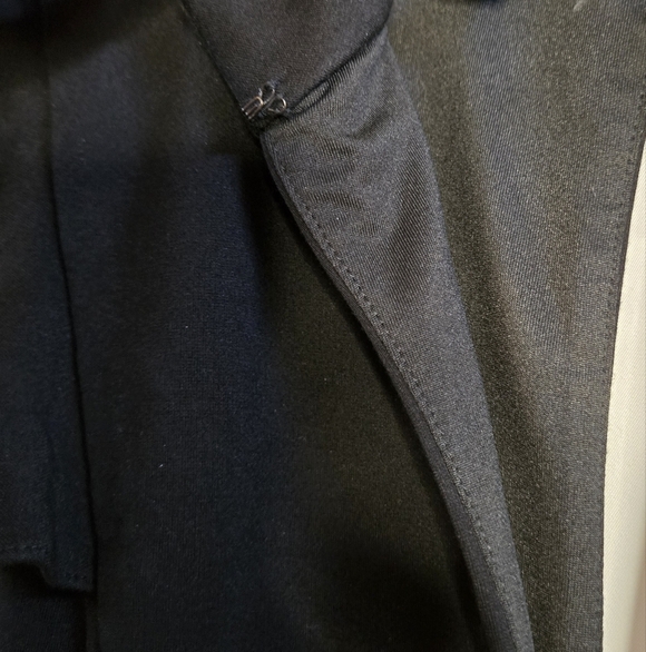 ✨ Bebe Black Keyhole Flutter Sleeve Dress – Size Medium ✨ - Picture 4 of 6